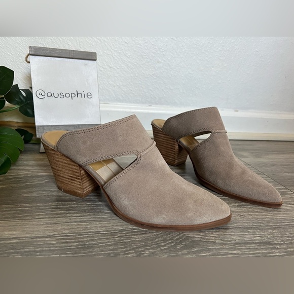 Dolce vita rogin suede cut out heeled mules in tan. Size 8 - Picture 4 of 9